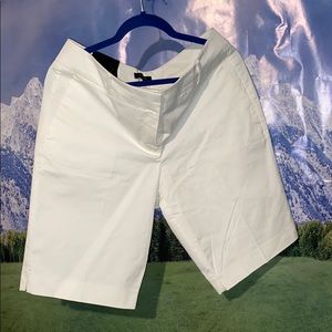 ANN TAYLOR white bermudas NWT